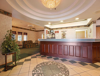 Super 8 Des Moines/Airport Hotel Exterior photo